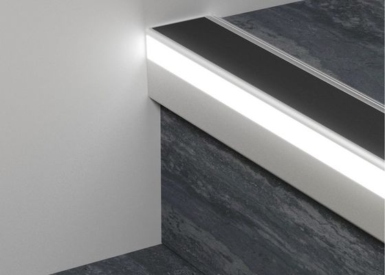 Antypoślizgowe paski schodowe ze stopu aluminium Stwórz piękny efekt wizualny