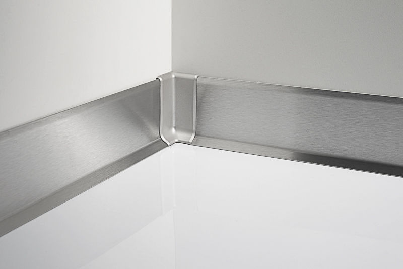 Aluminiowa listwa przypodłogowa do kuchni
